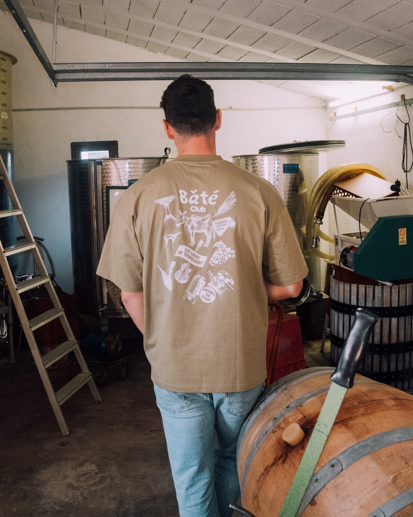 T-shirt Bâté Club vert kaki - Unisexe